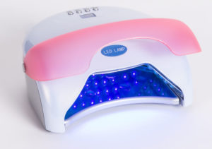 chem-otlichaetsya-uv-lampa-ot-led-lamp