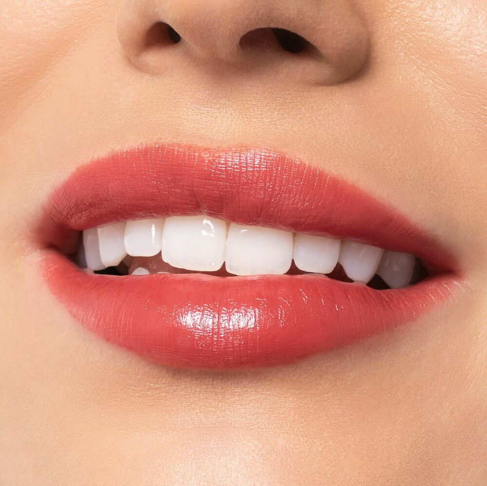 89d20d7135178d9d5e5f12496bd7fe404ce70514_12_404_Websize_JPG_12_404_High_Performance_Lipstick_Application-image_application_person_1675748022_1